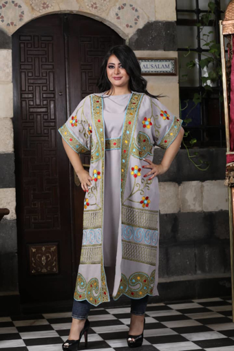 Picture of Two-piece embroidered bisht with a belt